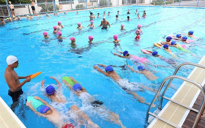 Swimming Pool & Water Sporting Goods